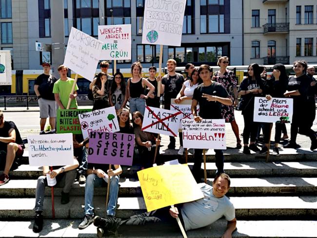 Engagierte Schülerinnen und Schüler der OHS bei FFF Berlin